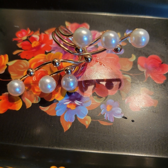 Artful & Elegant Pearl Branch Cocktail Statement Ring - Picture 3 of 4